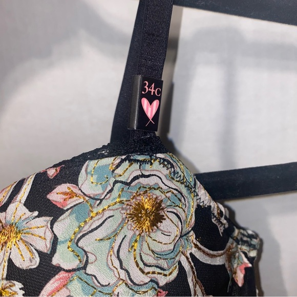 VICTORIA SECRET LIGHTLY LINED DEMI BRA - Picture 11 of 12